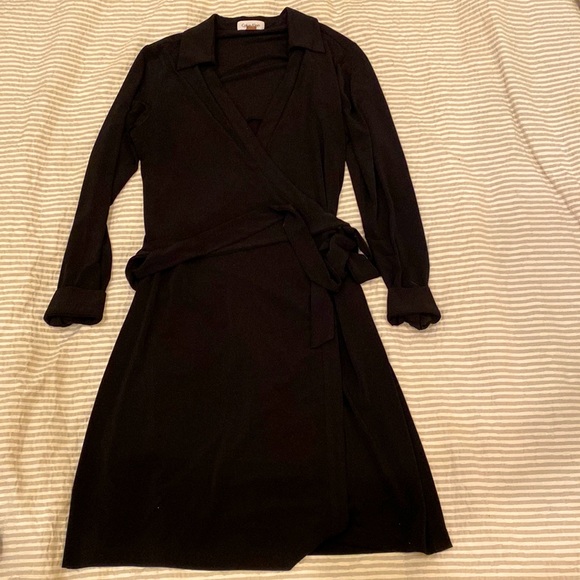 Calvin Klein Dresses & Skirts - Calvin Klein Wrap Dress